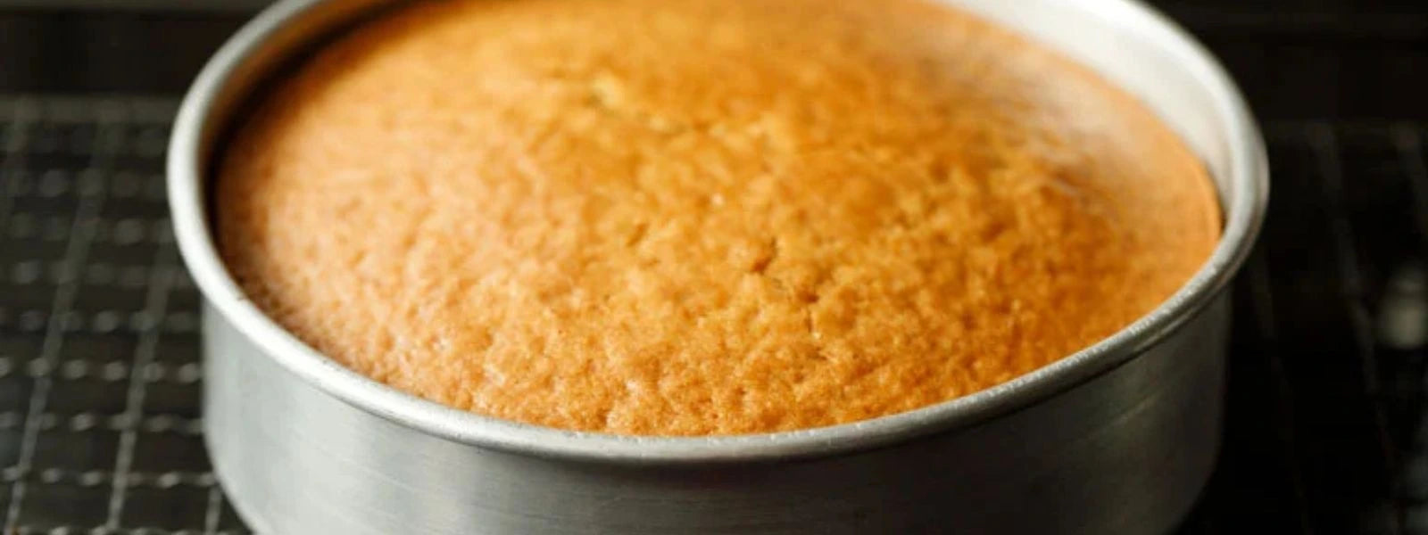 Eggless Vanilla Cake in a Pan: Soft, Fluffy, and Made Without an Oven