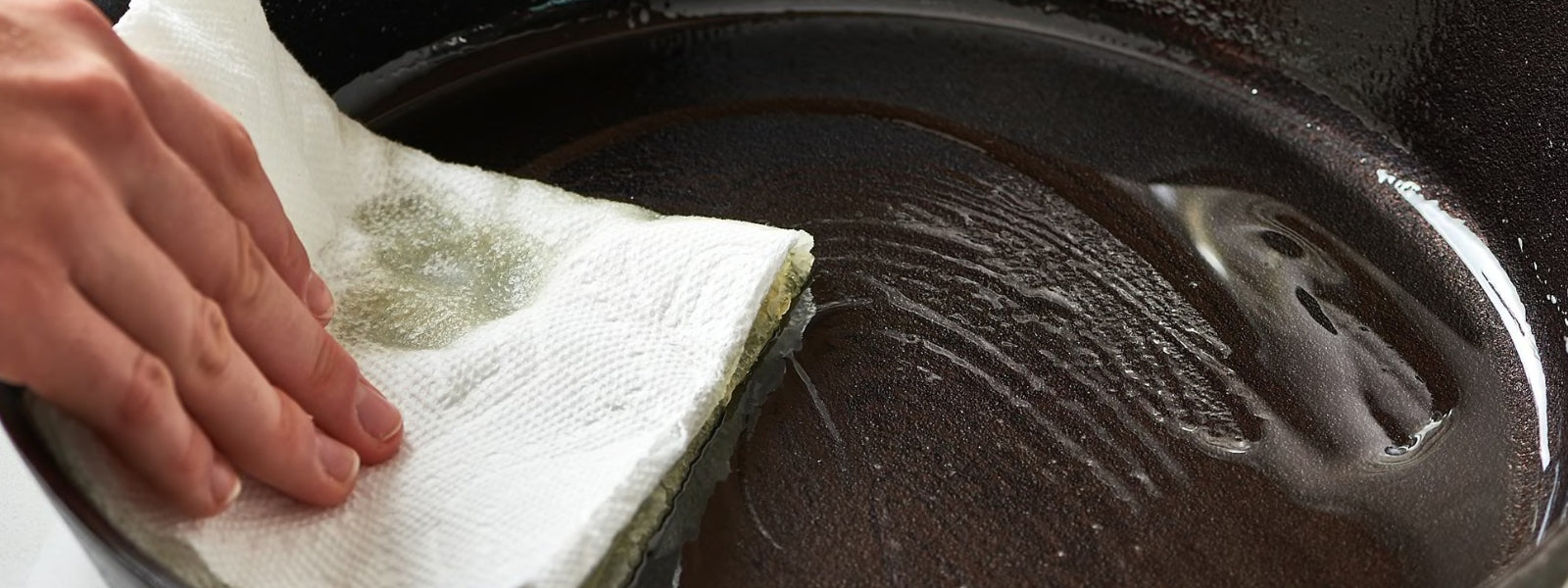 How To Clean Iron Tawa Using Baking Soda, Hot Water, Vinegar And Other  Simple Ingredients